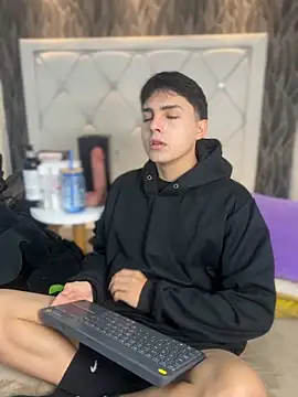 Samu Hott online show from 03/30/26, 08:21