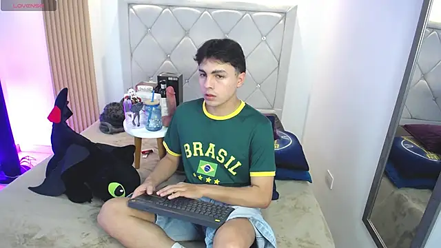 Samu Hott online show from 04/21/26, 08:23