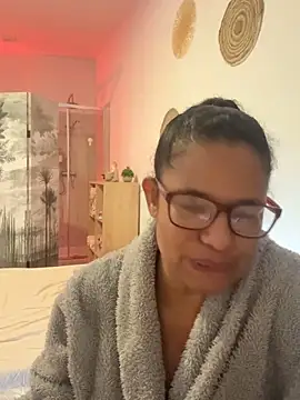 Snapshot of MelOnlyOf chatting on 02/09/26, 05:17 MelOnlyOf online show from 02/09/26, 05:17