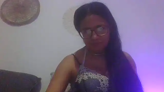 Snapshot of MelOnlyOf chatting on 02/18/26, 06:04 MelOnlyOf online show from 02/18/26, 06:04