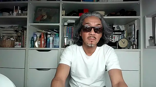 Snapshot of MtaS1 chatting on 06/15/26, 03:47 MtaS1 online show from 06/15/26, 03:47