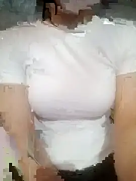 quynhlyyy online show from 04/06/26, 01:25