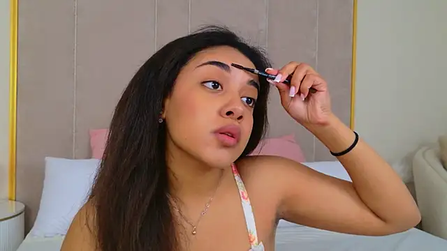 Luna Cortier online show from 07/11/26, 05:21