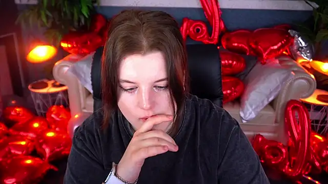 Snapshot of KristiFoxy chatting on 02/04/26, 01:28 KristiFoxy online show from 02/04/26, 01:28