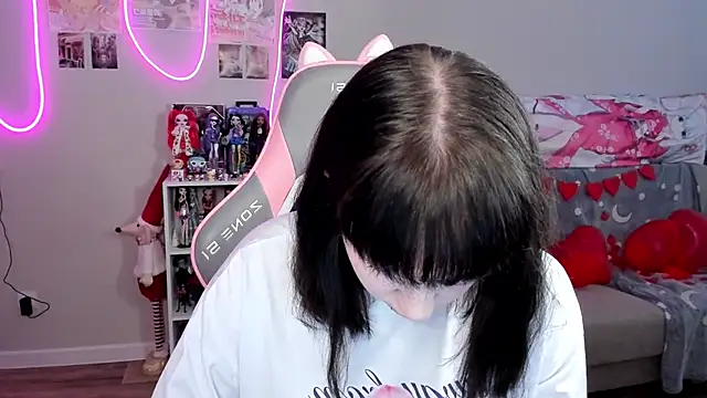 MollysLand online show from 02/15/26, 09:30