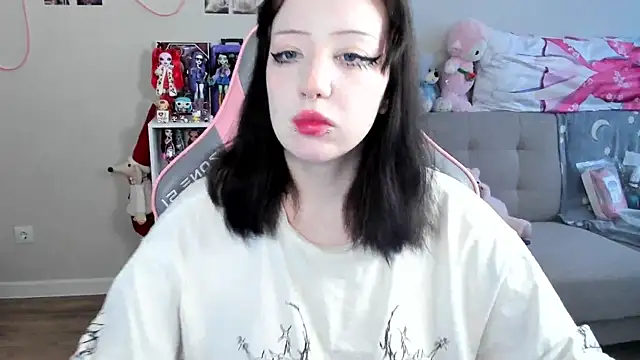 MollysLand online show from 04/16/26, 09:32