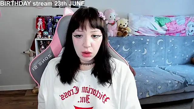 MollysLand online show from 06/16/26, 09:01