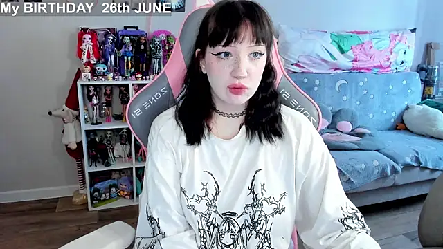 MollysLand online show from 06/22/26, 09:06