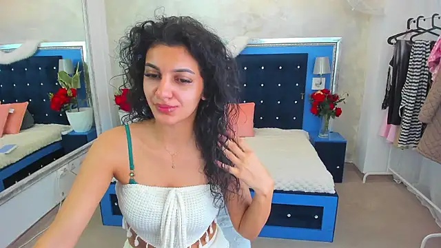 Snapshot of YasmineDelight chatting on 02/04/26, 09:15 YasmineDelight online show from 02/04/26, 09:15