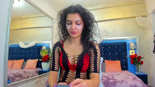 Snapshot of YasmineDelight chatting on 02/06/26, 08:18 YasmineDelight online show from 02/06/26, 08:18