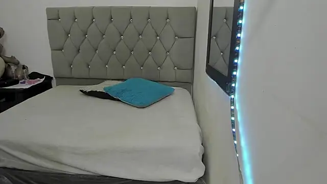 Snapshot of _1DERECK chatting on 02/20/26, 09:43 1DERECK online show from 02/20/26, 09:43