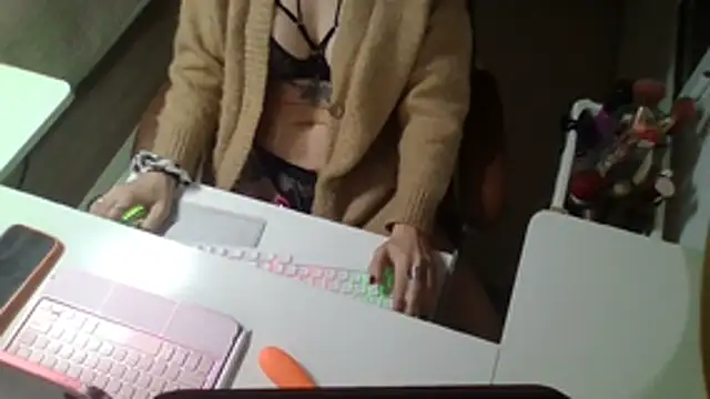 Snapshot of hipotenusa chatting on 02/05/26, 07:46 hipotenusa online show from 02/05/26, 07:46