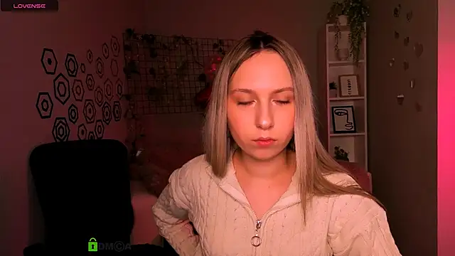 Snapshot of tiffani_murr chatting on 02/25/26, 08:07 tiffani murr online show from 02/25/26, 08:07