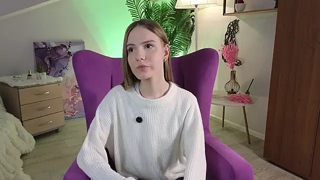 Snapshot of FranciscaGaring chatting on 02/04/26, 09:48 FranciscaGaring online show from 02/04/26, 09:48