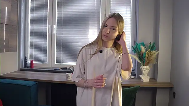 Snapshot of FranciscaGaring chatting on 02/07/26, 10:08 FranciscaGaring online show from 02/07/26, 10:08