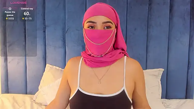 fatimarab   online show from 02/12/26, 03:45