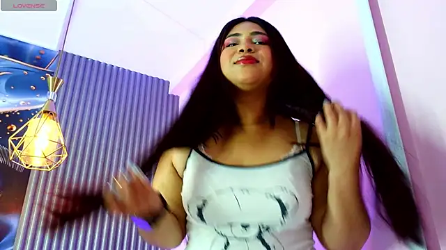 Snapshot of rouxinferno_cr chatting on 02/05/26, 02:49 rouxinferno cr online show from 02/05/26, 02:49