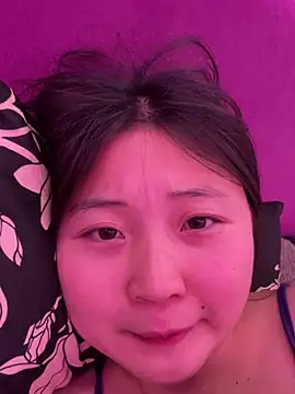 Snapshot of LXR77887 chatting on 02/19/26, 10:33 LXR77887 online show from 02/19/26, 10:33