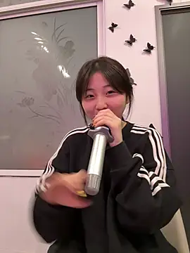 Snapshot of LXR77887 chatting on 02/24/26, 09:07 LXR77887 online show from 02/24/26, 09:07