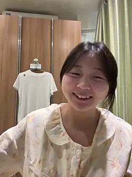 Snapshot of LXR77887 chatting on 03/25/26, 03:23 LXR77887 online show from 03/25/26, 03:23