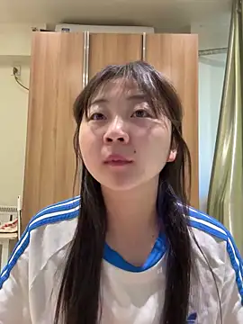 Snapshot of LXR77887 chatting on 04/12/26, 12:37 LXR77887 online show from 04/12/26, 12:37