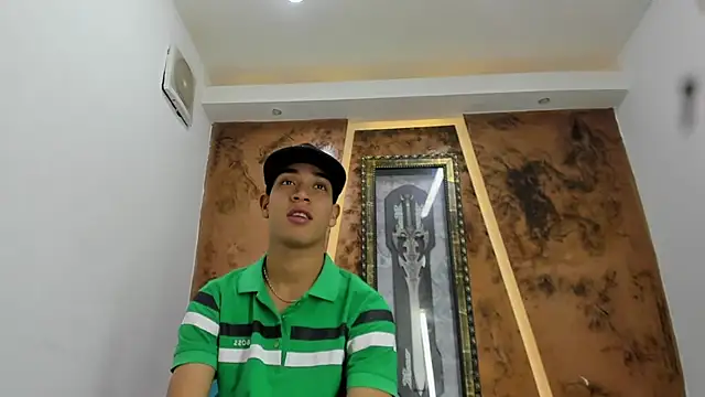 Snapshot of David_Bigcock20 chatting on 02/18/26, 07:43 David Bigcock20 online show from 02/18/26, 07:43