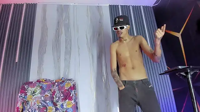 Snapshot of David_Bigcock20 chatting on 02/25/26, 08:29 David Bigcock20 online show from 02/25/26, 08:29