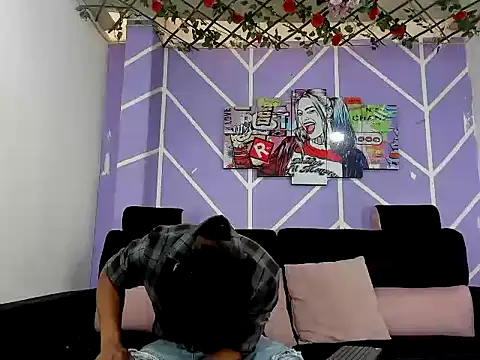 Yoel hot2004 online show from 04/13/26, 07:30