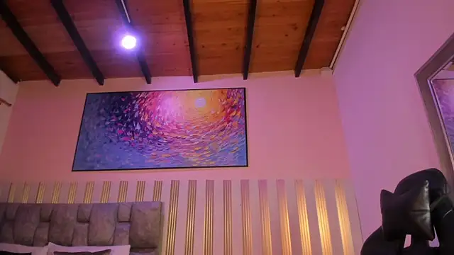 nina glow online show from 04/17/26, 11:35