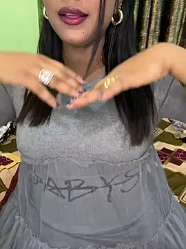 Snapshot of LIZNA_0 chatting on 02/15/26, 05:31 LIZNA 0 online show from 02/15/26, 05:31