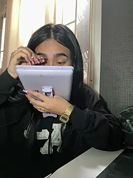 Sara Fernandez  online show from 02/20/26, 01:55