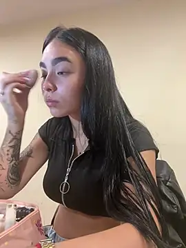 Sara Fernandez  online show from 03/24/26, 05:29