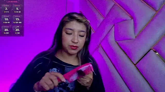 Snapshot of Dahiana_Dmour_ chatting on 02/20/26, 01:33 Dahiana Dmour online show from 02/20/26, 01:33