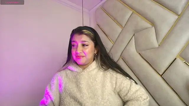 Dahiana Dmour  online show from 04/07/26, 01:00