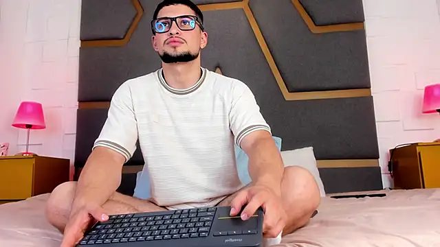 valenssio moretti online show from 04/11/26, 08:29