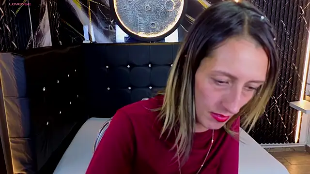 Karolyn rousse online show from 02/07/26, 12:20