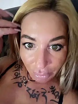 MiaMooly online show from 09/29/25, 04:34