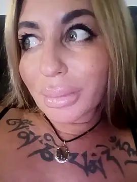 MiaMooly online show from 11/07/25, 04:40