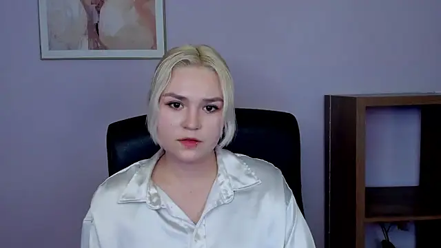 Snapshot of SweetLilyxo chatting on 02/12/26, 02:56 SweetLilyxo online show from 02/12/26, 02:56