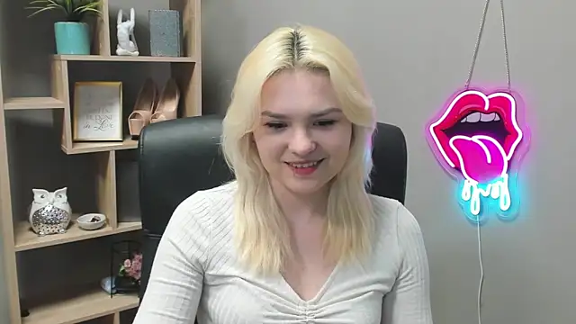 Snapshot of SweetLilyxo chatting on 02/28/26, 07:42 SweetLilyxo online show from 02/28/26, 07:42