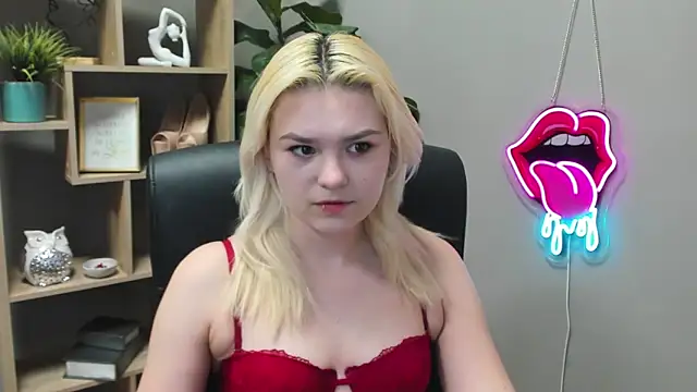 SweetLilyxo online show from 03/04/26, 07:25