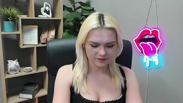 SweetLilyxo online show from 03/11/26, 02:56
