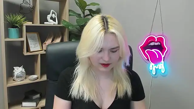 SweetLilyxo online show from 04/20/26, 06:27