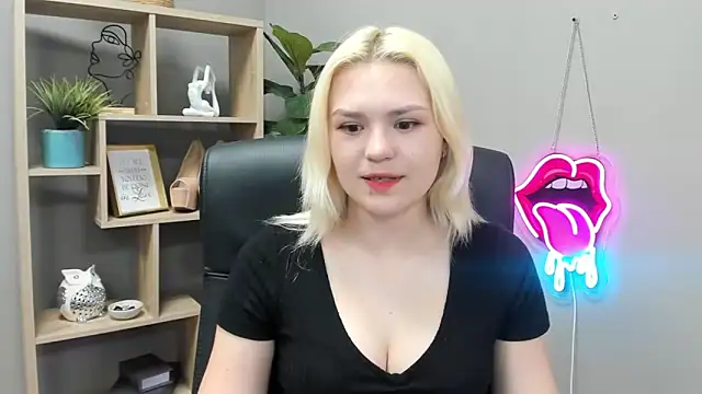SweetLilyxo online show from 05/21/26, 06:31