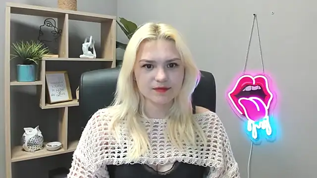 SweetLilyxo online show from 05/22/26, 06:31