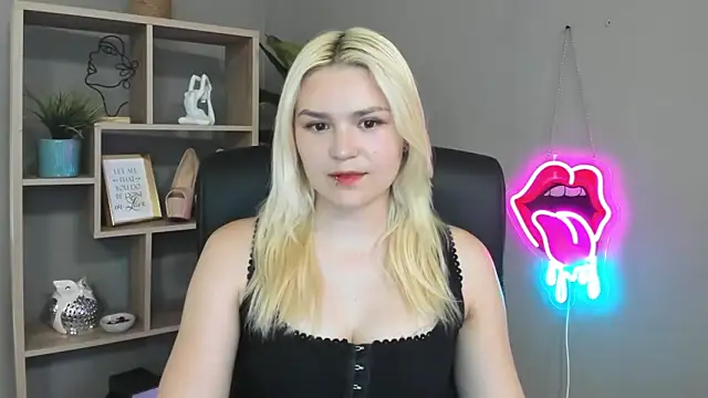 SweetLilyxo online show from 05/24/26, 01:27