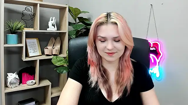 Snapshot of SweetLilyxo chatting on 07/02/26, 06:41 SweetLilyxo online show from 07/02/26, 06:41