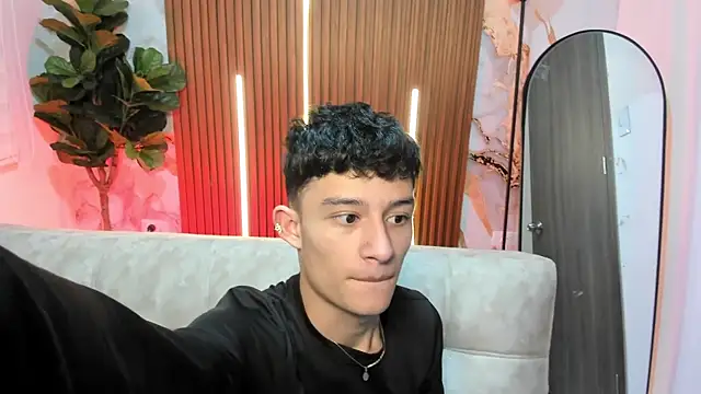 Snapshot of Patrick_Howland_ chatting on 02/14/26, 03:36 Patrick Howland online show from 02/14/26, 03:36