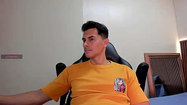 Snapshot of Mike_Conors chatting on 02/12/26, 02:39 Mike Conors online show from 02/12/26, 02:39