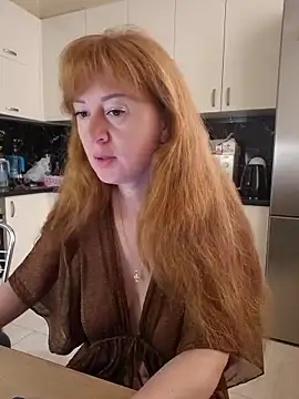 LanaBananaa  online show from 05/17/26, 04:32